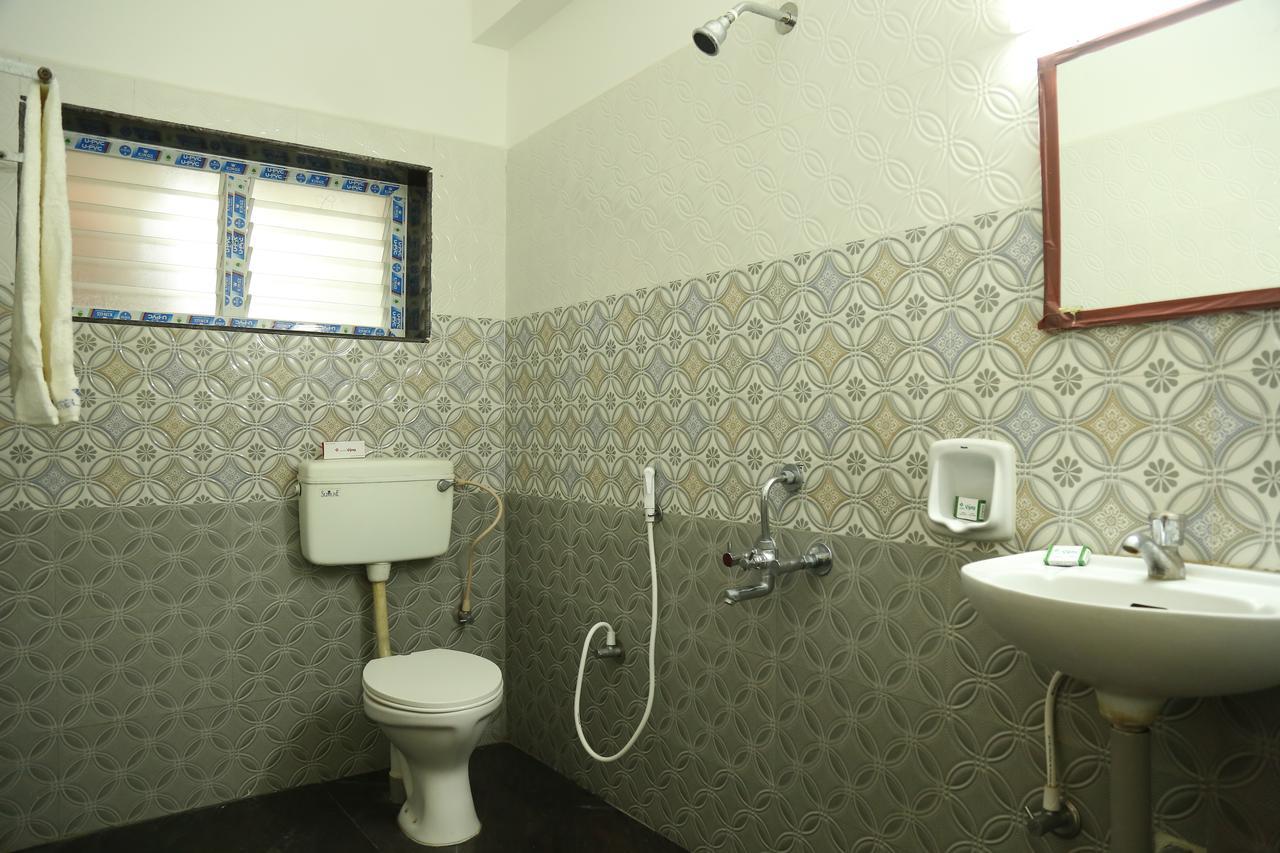 Hotel Vijay Pollāchi Eksteriør billede